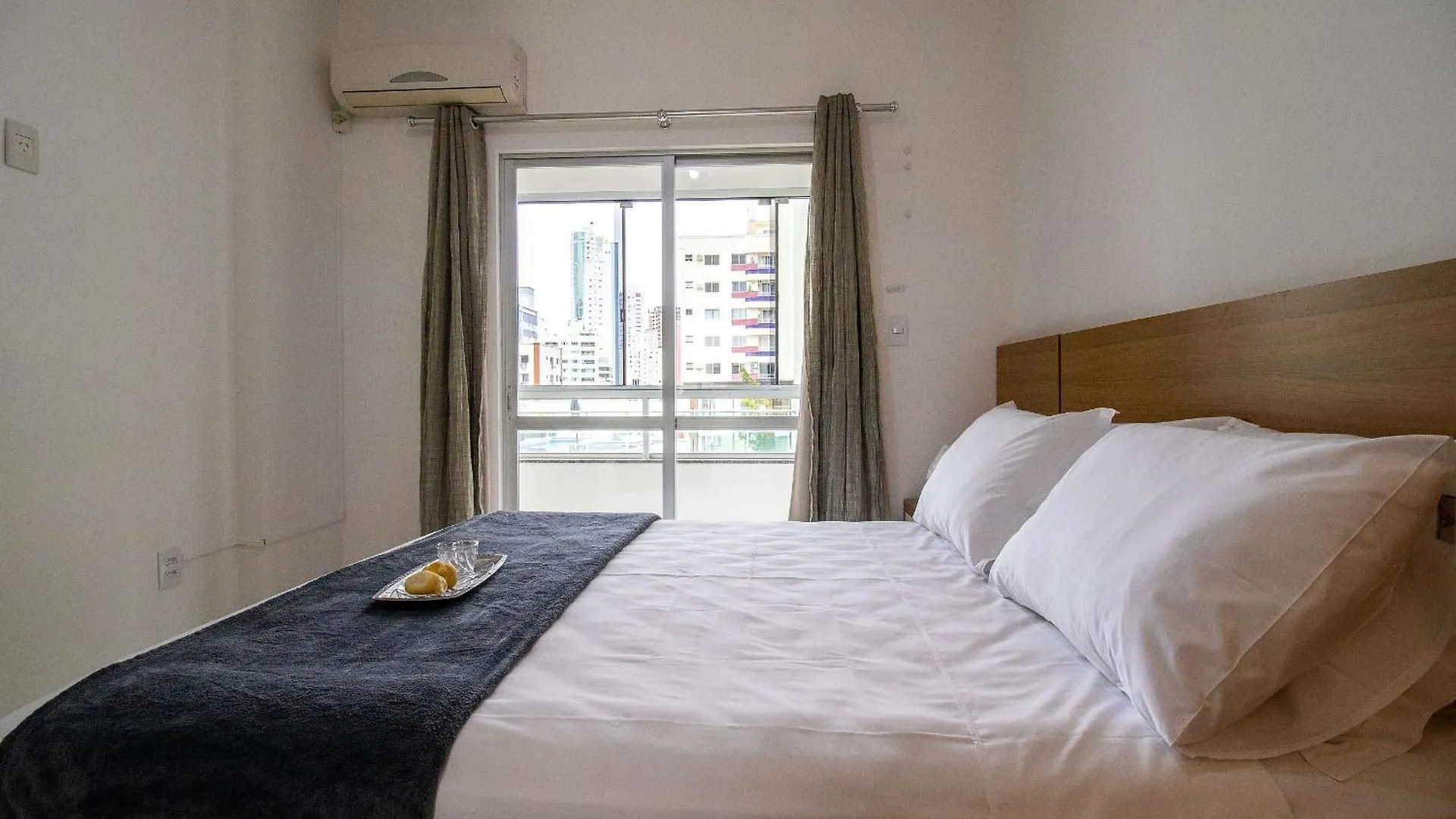 Mnt51 - Churrasq, Climatizado, 2 Dorm, Garagem Balneario Camboriu Brazil